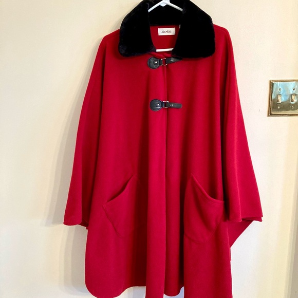 LeModa Cape - Picture 13 of 13